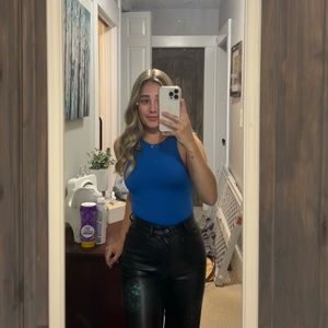 Meet your Posher, Abby